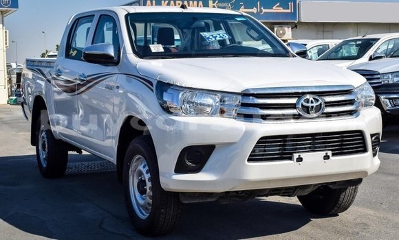 Buy Import Toyota Hilux White Car in Import - Dubai in Al Jazirah State Buy Import Toyota Hilux White Car in Import - Dubai in Al Jazirah State