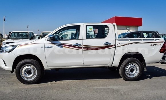 Buy Import Toyota Hilux White Car in Import - Dubai in Al Jazirah State Buy Import Toyota Hilux White Car in Import - Dubai in Al Jazirah State