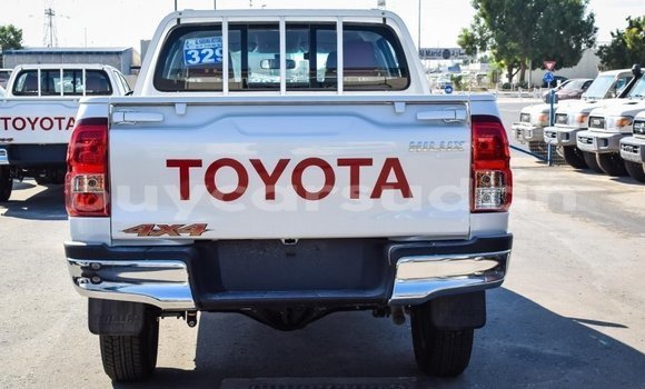 Buy Import Toyota Hilux White Car in Import - Dubai in Al Jazirah State Buy Import Toyota Hilux White Car in Import - Dubai in Al Jazirah State