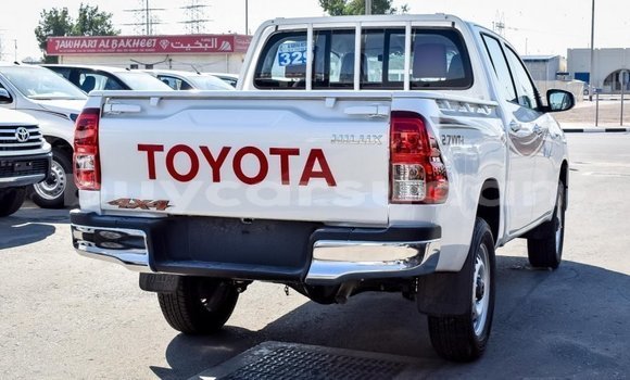 Buy Import Toyota Hilux White Car in Import - Dubai in Al Jazirah State Buy Import Toyota Hilux White Car in Import - Dubai in Al Jazirah State