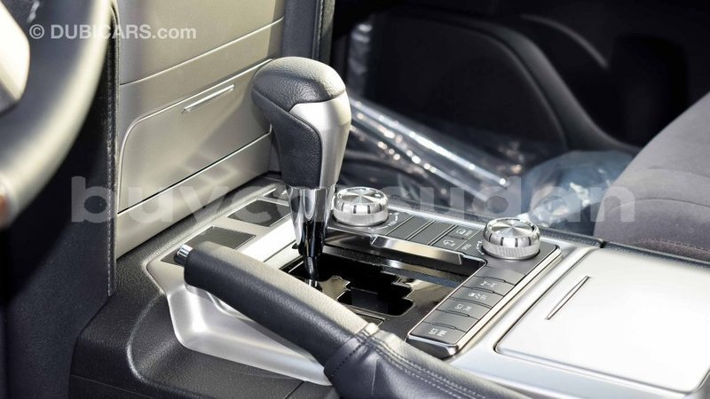 Big with watermark toyota land cruiser al jazirah state import dubai 1938