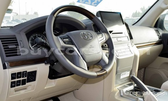 Buy Import Toyota Land Cruiser White Car in Import - Dubai in Al Jazirah State Buy Import Toyota Land Cruiser White Car in Import - Dubai in Al Jazirah State