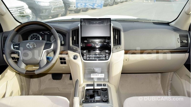 Big with watermark toyota land cruiser al jazirah state import dubai 1939