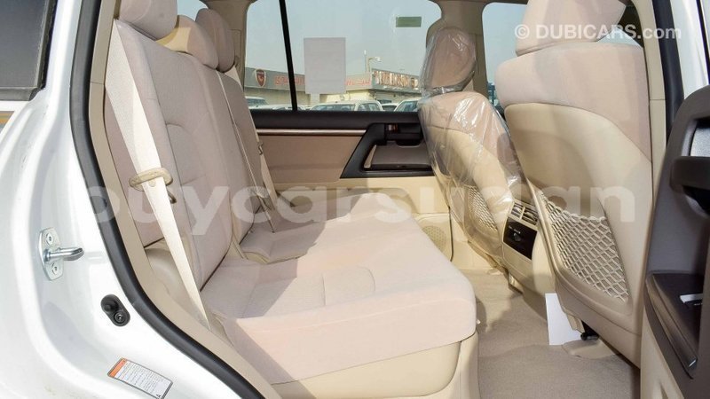 Big with watermark toyota land cruiser al jazirah state import dubai 1939