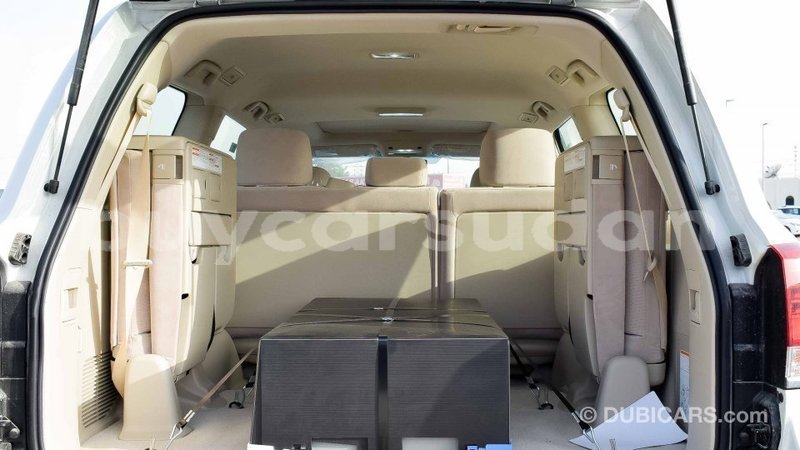 Big with watermark toyota land cruiser al jazirah state import dubai 1939