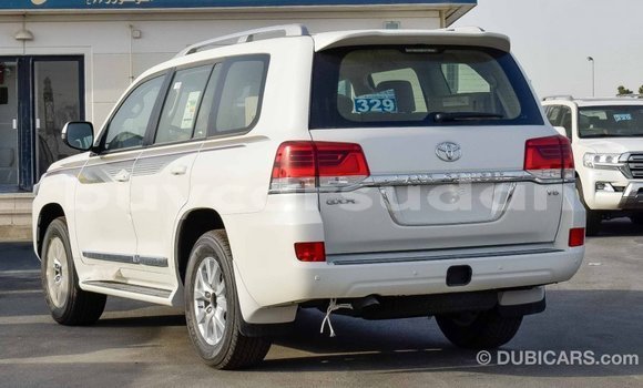 Buy Import Toyota Land Cruiser White Car in Import - Dubai in Al Jazirah State Buy Import Toyota Land Cruiser White Car in Import - Dubai in Al Jazirah State