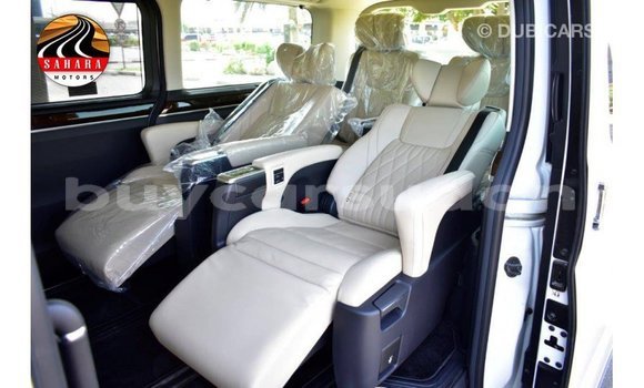 Acheter Import Voiture Toyota Granvia Blanc à Import - Dubai, État d'Al Jazirah Acheter Import Voiture Toyota Granvia Blanc à Import - Dubai, État d'Al Jazirah