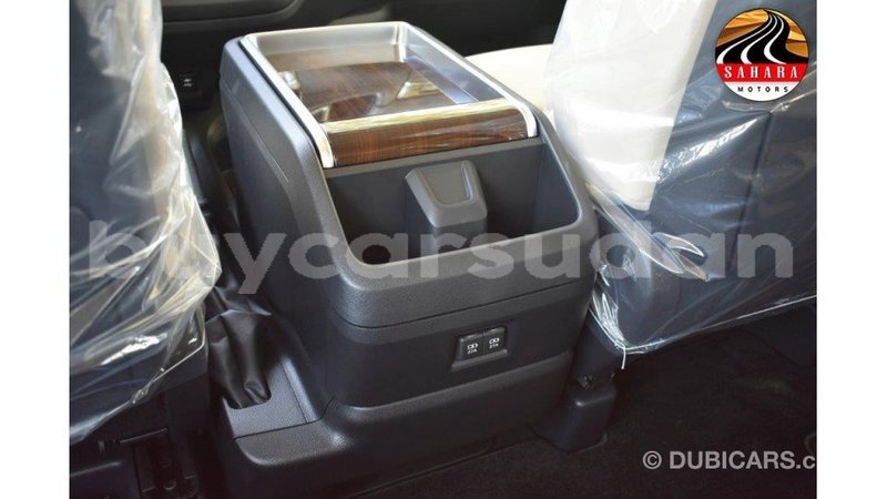 Big with watermark toyota granvia al jazirah state import dubai 1945