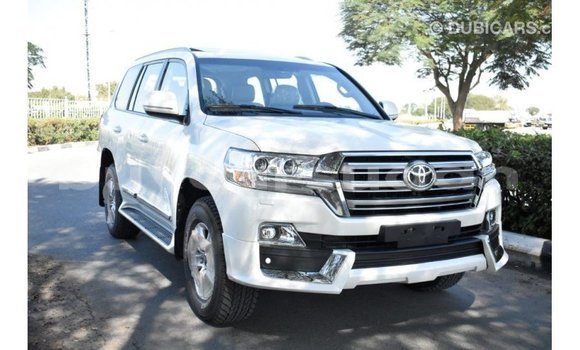 Buy Import Toyota Land Cruiser White Car in Import - Dubai in Al Jazirah State Buy Import Toyota Land Cruiser White Car in Import - Dubai in Al Jazirah State