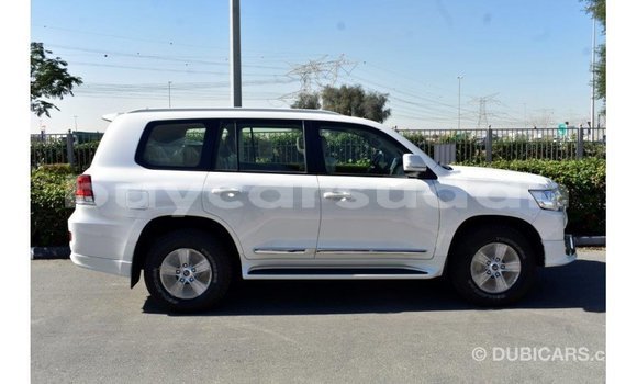 Buy Import Toyota Land Cruiser White Car in Import - Dubai in Al Jazirah State Buy Import Toyota Land Cruiser White Car in Import - Dubai in Al Jazirah State