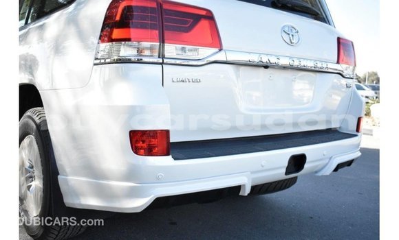 Buy Import Toyota Land Cruiser White Car in Import - Dubai in Al Jazirah State Buy Import Toyota Land Cruiser White Car in Import - Dubai in Al Jazirah State