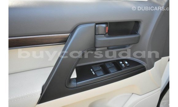 Buy Import Toyota Land Cruiser White Car in Import - Dubai in Al Jazirah State Buy Import Toyota Land Cruiser White Car in Import - Dubai in Al Jazirah State