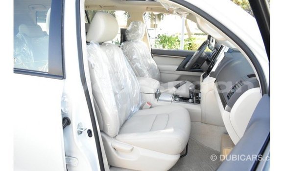 Buy Import Toyota Land Cruiser White Car in Import - Dubai in Al Jazirah State Buy Import Toyota Land Cruiser White Car in Import - Dubai in Al Jazirah State