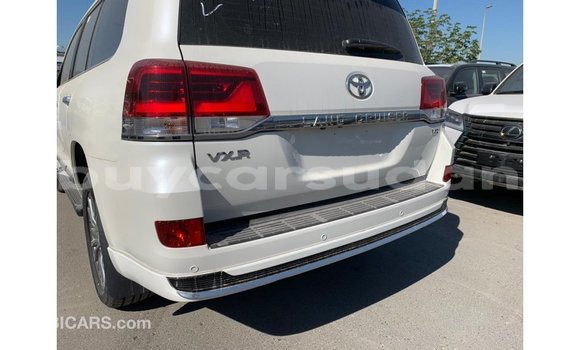 Buy Import Toyota Land Cruiser White Car in Import - Dubai in Al Jazirah State Buy Import Toyota Land Cruiser White Car in Import - Dubai in Al Jazirah State