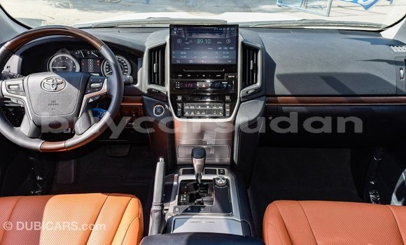Buy Import Toyota Land Cruiser White Car in Import - Dubai in Al Jazirah State Buy Import Toyota Land Cruiser White Car in Import - Dubai in Al Jazirah State