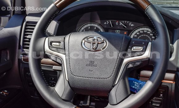 Buy Import Toyota Land Cruiser White Car in Import - Dubai in Al Jazirah State Buy Import Toyota Land Cruiser White Car in Import - Dubai in Al Jazirah State