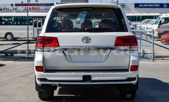 Buy Import Toyota Land Cruiser White Car in Import - Dubai in Al Jazirah State Buy Import Toyota Land Cruiser White Car in Import - Dubai in Al Jazirah State