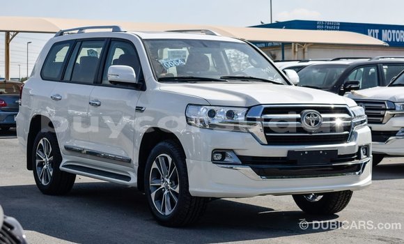 Acheter Import Voiture Toyota Land Cruiser Blanc à Import - Dubai, État d'Al Jazirah Acheter Import Voiture Toyota Land Cruiser Blanc à Import - Dubai, État d'Al Jazirah