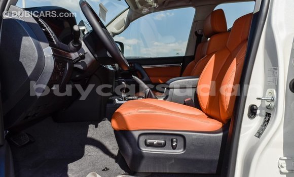 Acheter Import Voiture Toyota Land Cruiser Blanc à Import - Dubai, État d'Al Jazirah Acheter Import Voiture Toyota Land Cruiser Blanc à Import - Dubai, État d'Al Jazirah