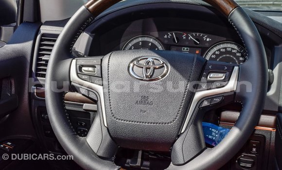 Acheter Import Voiture Toyota Land Cruiser Blanc à Import - Dubai, État d'Al Jazirah Acheter Import Voiture Toyota Land Cruiser Blanc à Import - Dubai, État d'Al Jazirah