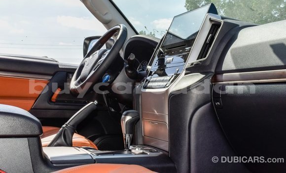 Acheter Import Voiture Toyota Land Cruiser Blanc à Import - Dubai, État d'Al Jazirah Acheter Import Voiture Toyota Land Cruiser Blanc à Import - Dubai, État d'Al Jazirah