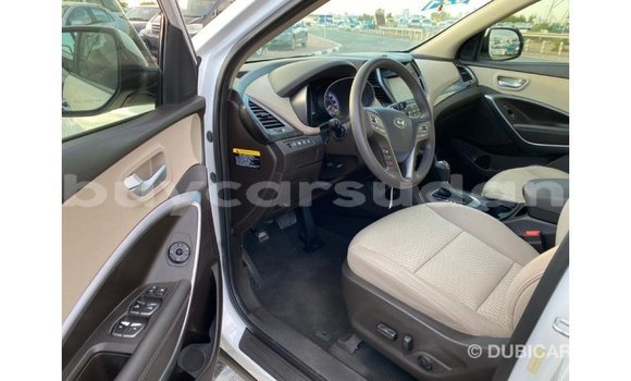 Buy Import Hyundai Santa Fe White Car in Import - Dubai in Al Jazirah State Buy Import Hyundai Santa Fe White Car in Import - Dubai in Al Jazirah State