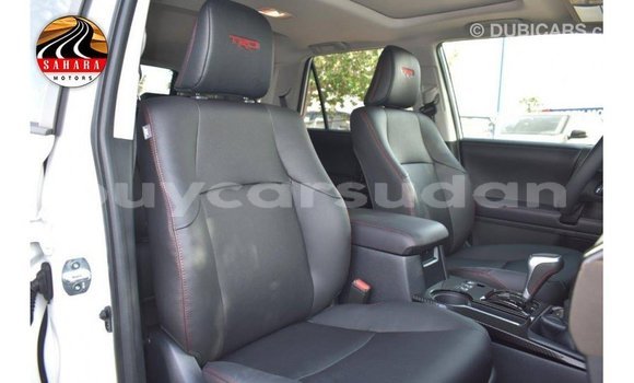 Buy Import Toyota HiAce White Truck in Import - Dubai in Al Jazirah State Buy Import Toyota HiAce White Truck in Import - Dubai in Al Jazirah State