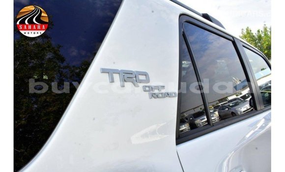 Buy Import Toyota HiAce White Truck in Import - Dubai in Al Jazirah State Buy Import Toyota HiAce White Truck in Import - Dubai in Al Jazirah State