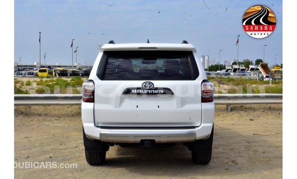 Buy Import Toyota HiAce White Truck in Import - Dubai in Al Jazirah State Buy Import Toyota HiAce White Truck in Import - Dubai in Al Jazirah State