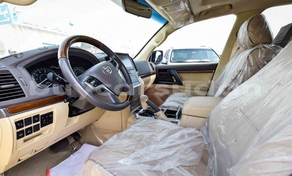 Buy Import Toyota Land Cruiser White Car in Import - Dubai in Al Jazirah State Buy Import Toyota Land Cruiser White Car in Import - Dubai in Al Jazirah State