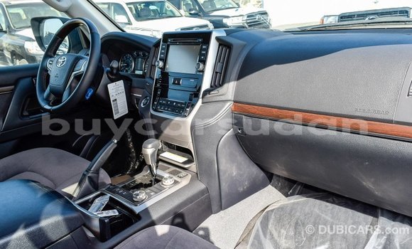Acheter Import Voiture Toyota Land Cruiser Blanc à Import - Dubai, État d'Al Jazirah Acheter Import Voiture Toyota Land Cruiser Blanc à Import - Dubai, État d'Al Jazirah