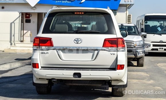 Acheter Import Voiture Toyota Land Cruiser Blanc à Import - Dubai, État d'Al Jazirah Acheter Import Voiture Toyota Land Cruiser Blanc à Import - Dubai, État d'Al Jazirah