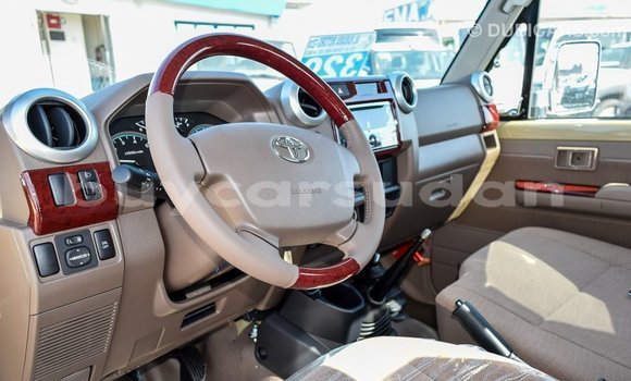 Buy Import Toyota Land Cruiser Beige Car in Import - Dubai in Al Jazirah State Buy Import Toyota Land Cruiser Beige Car in Import - Dubai in Al Jazirah State