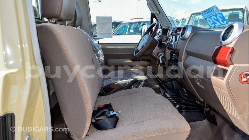 Big with watermark toyota land cruiser al jazirah state import dubai 1982