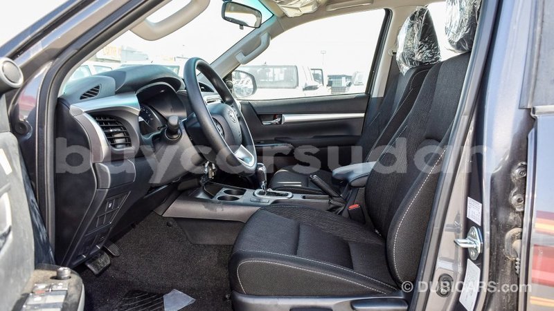 Big with watermark toyota hilux al jazirah state import dubai 1986