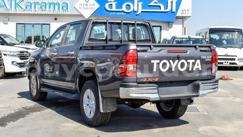 Big with watermark toyota hilux al jazirah state import dubai 1986