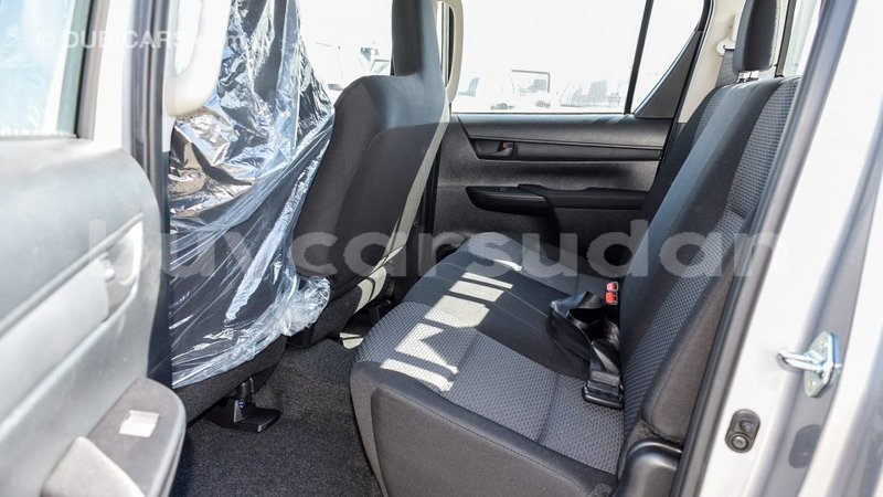 Big with watermark toyota hilux al jazirah state import dubai 1988