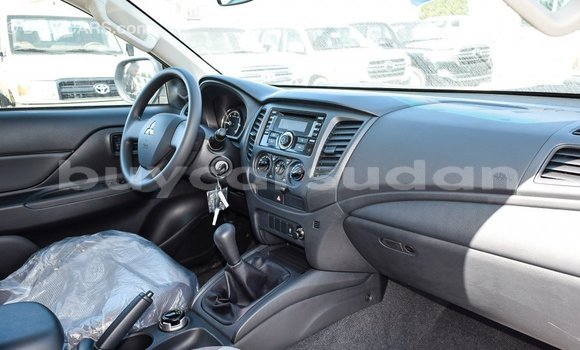 Buy Import Mitsubishi L200 White Car in Import - Dubai in Al Jazirah State Buy Import Mitsubishi L200 White Car in Import - Dubai in Al Jazirah State