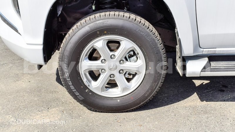 Big with watermark mitsubishi l200 al jazirah state import dubai 1989