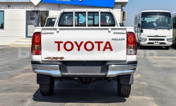 Buy Import Toyota Hilux White Car in Import - Dubai in Al Jazirah State Buy Import Toyota Hilux White Car in Import - Dubai in Al Jazirah State