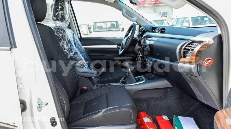 Big with watermark toyota hilux al jazirah state import dubai 1993