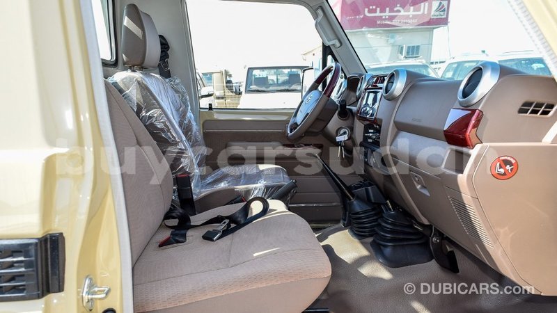 Big with watermark toyota land cruiser al jazirah state import dubai 1994