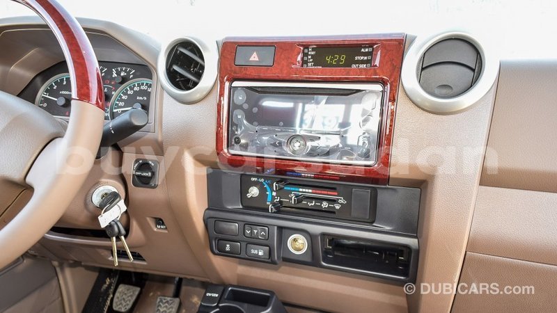 Big with watermark toyota land cruiser al jazirah state import dubai 1994