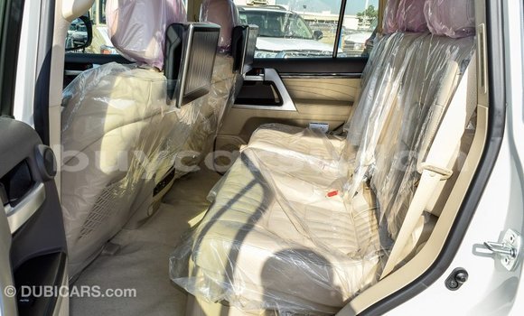 Buy Import Toyota Land Cruiser White Car in Import - Dubai in Al Jazirah State Buy Import Toyota Land Cruiser White Car in Import - Dubai in Al Jazirah State