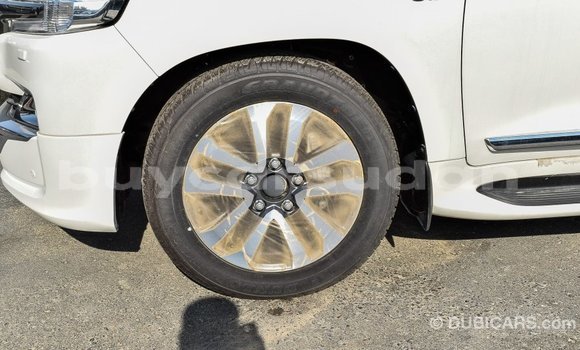 Buy Import Toyota Land Cruiser White Car in Import - Dubai in Al Jazirah State Buy Import Toyota Land Cruiser White Car in Import - Dubai in Al Jazirah State