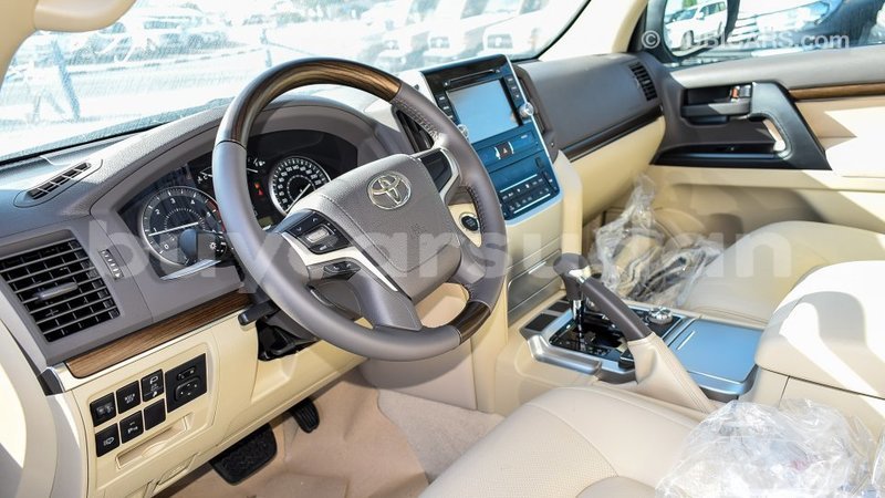 Big with watermark toyota land cruiser al jazirah state import dubai 1996