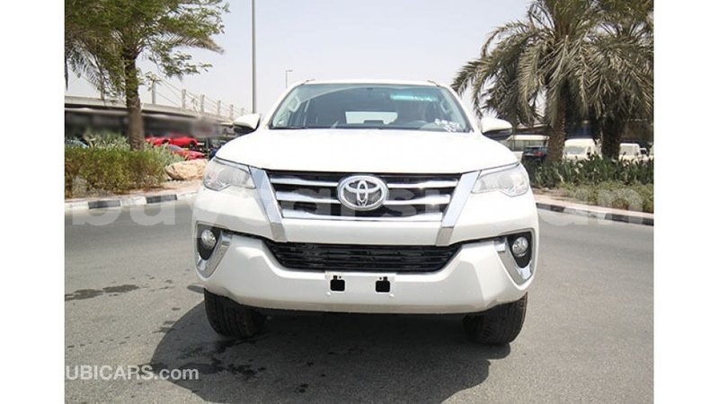 Big with watermark toyota fortuner al jazirah state import dubai 2005