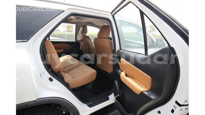 Big with watermark toyota fortuner al jazirah state import dubai 2005