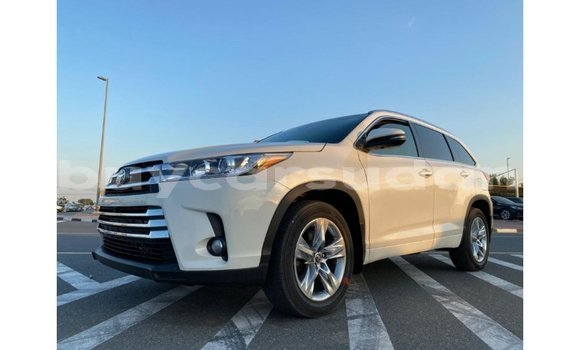 Buy Import Toyota Highlander White Car in Import - Dubai in Al Jazirah State Buy Import Toyota Highlander White Car in Import - Dubai in Al Jazirah State