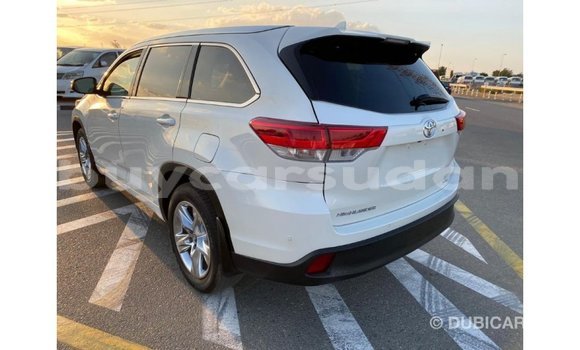 Buy Import Toyota Highlander White Car in Import - Dubai in Al Jazirah State Buy Import Toyota Highlander White Car in Import - Dubai in Al Jazirah State